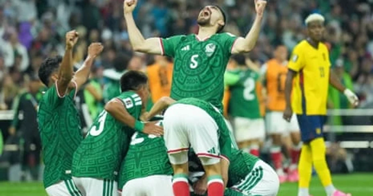 Jiménez celebrates Mexico’s control and World Cup round of 16 berth