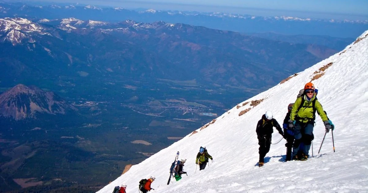 Woman survives 1,500-foot fall on Mount Shasta climb