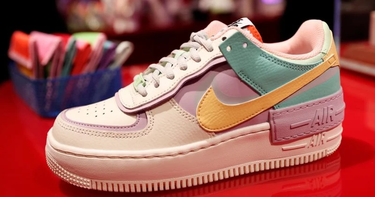 Nike shares fall after cautious outlook dims turnaround hopes