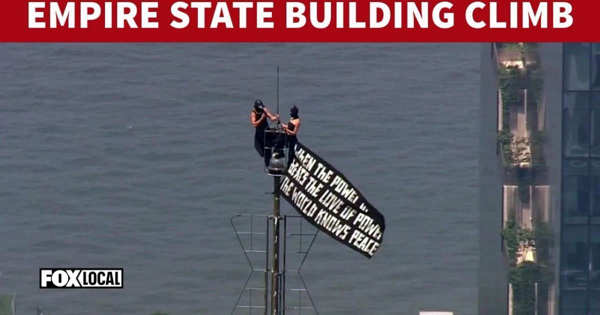 Rooftopper proposes on Empire State Building spire, pair arrested