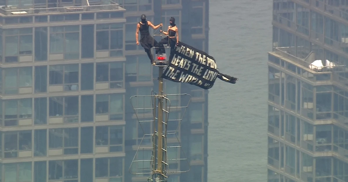 Couple identified after Empire State Building climb and rooftop proposal