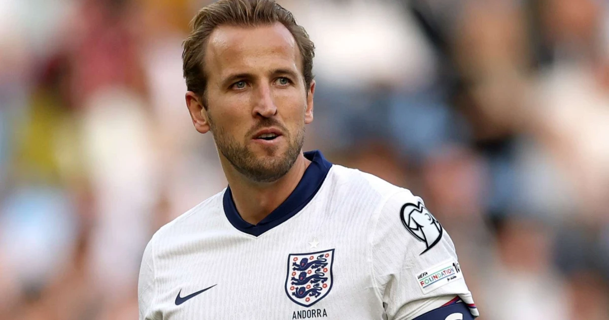 Kane's late brace lifts England past DR Congo into round of 16