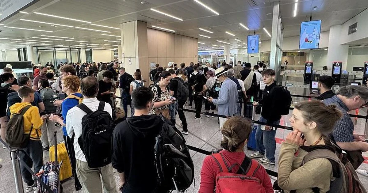 Berlin airport warns of long EES queues for summer travelers