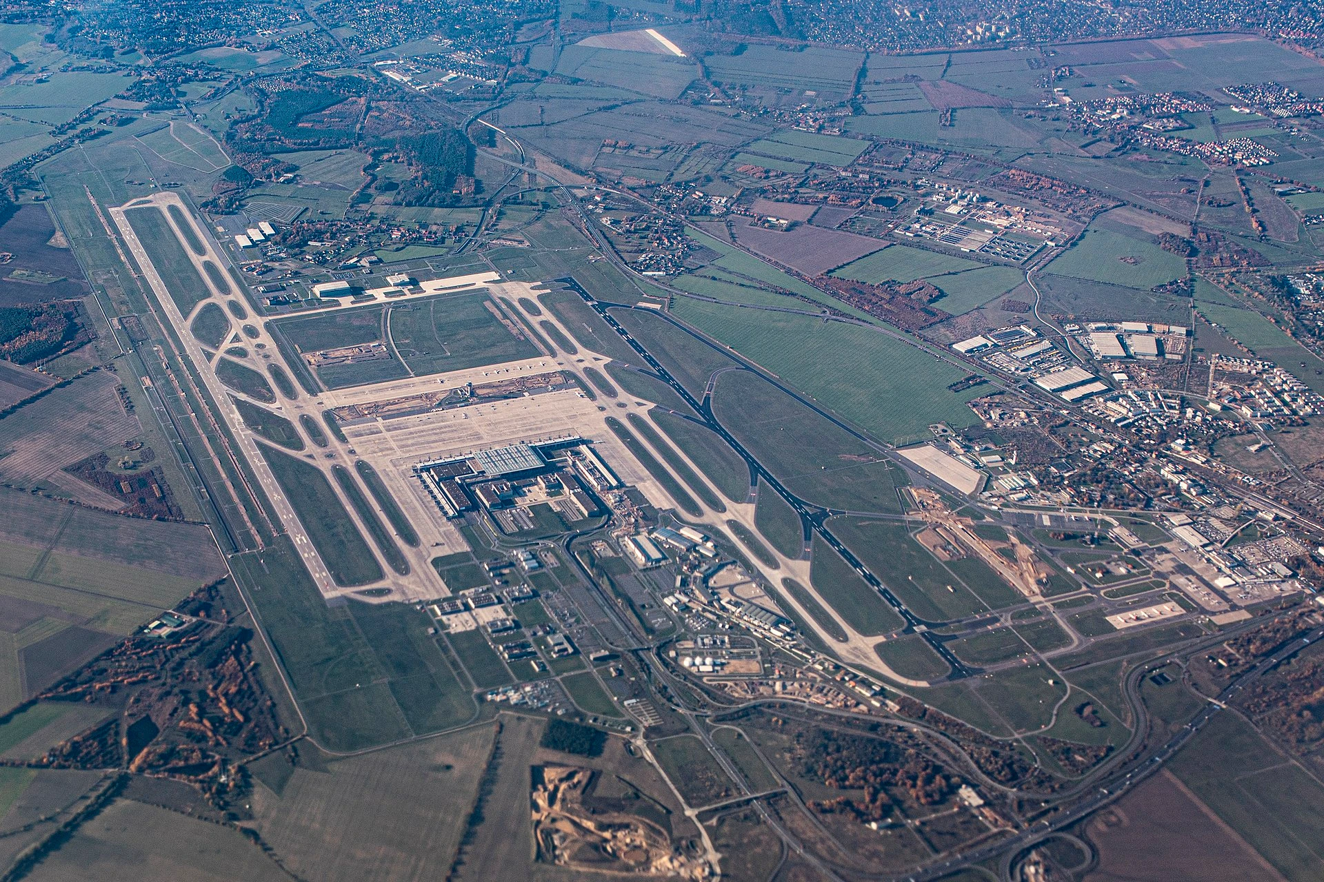 Berlin Brandenburg Airport — Wikimedia Commons