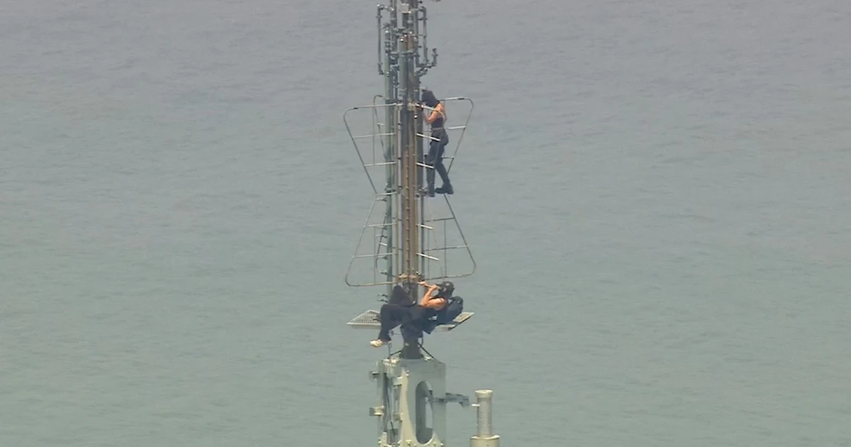 Couple faces charges after Empire State Building spire stunt, apparent proposal