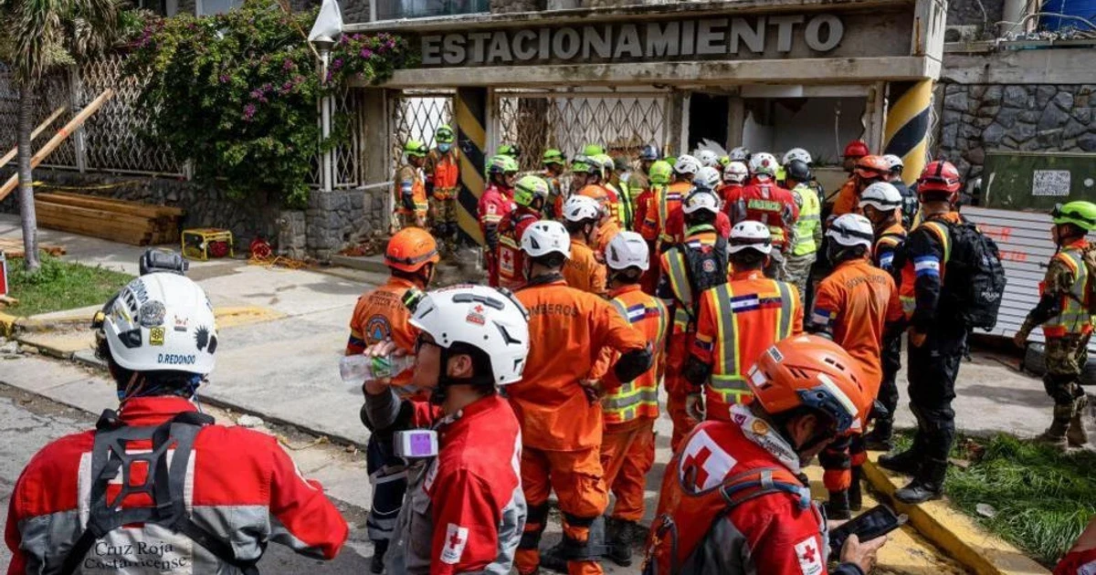 Rescuers race to free security guard trapped 100 hours in Venezuela mall collapse