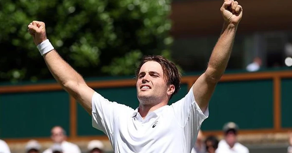 Arthur Fery fights back to reach Wimbledon third round, Katie Swan exits