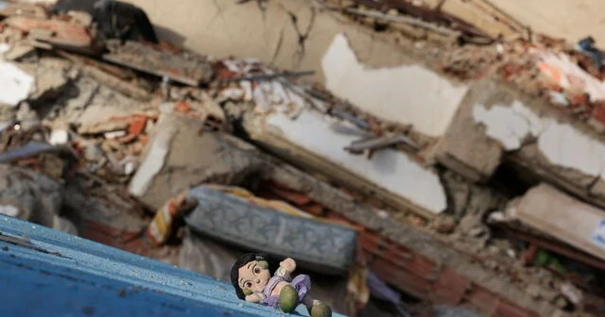 Young volunteers run shelters for Venezuela earthquake survivors