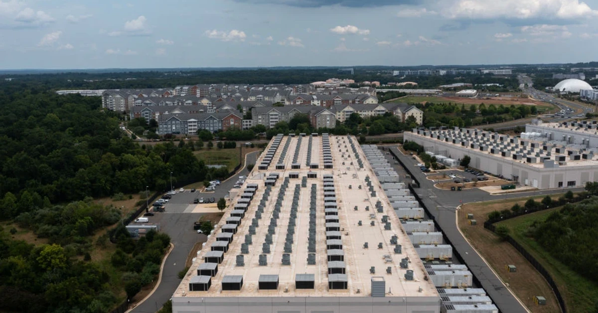 U.S. orders backup power at data centers to avert blackout risk