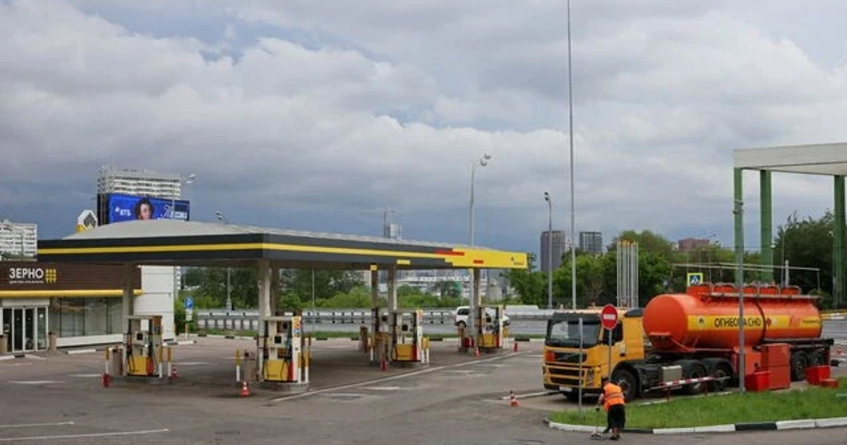 Russia’s fuel shortage hits farmers, drivers and public mood