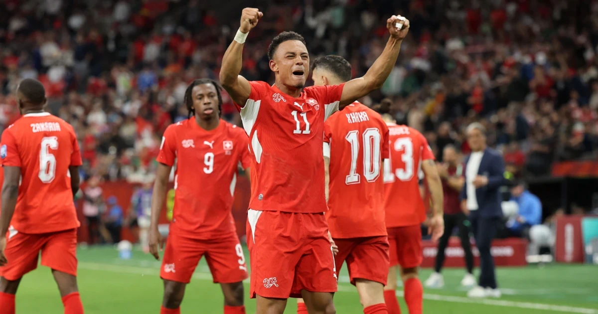 Switzerland beat Algeria, reach World Cup knockout round for first time since 1938