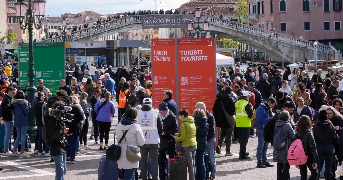 Venice seeks approval for surge pricing on day-tripper fees