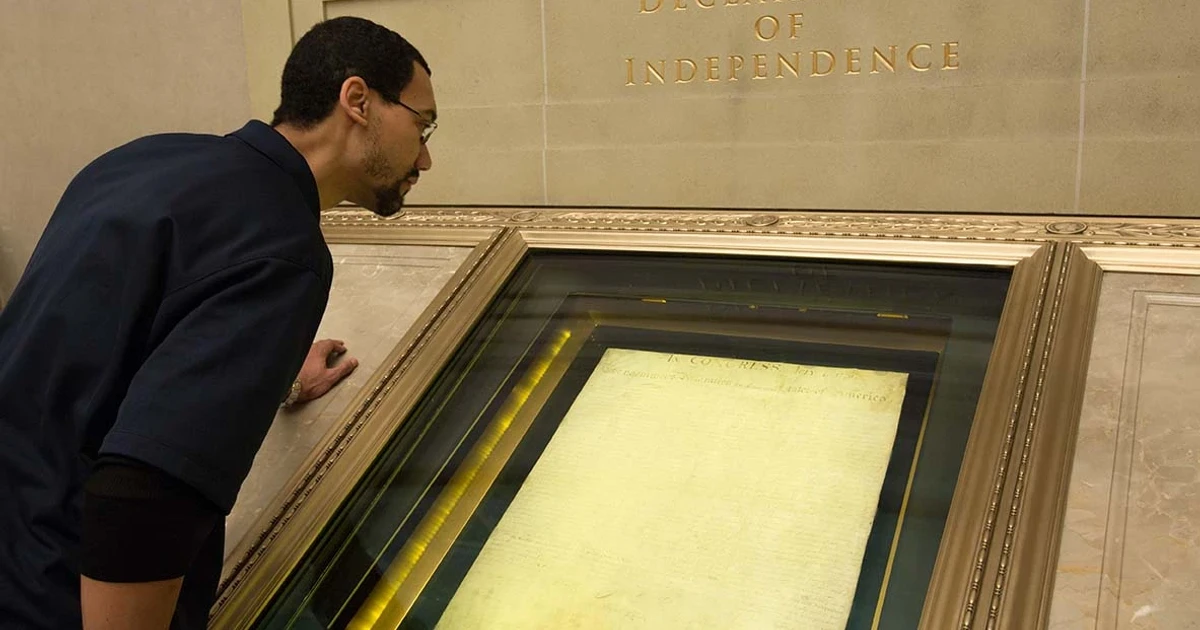 Fading Declaration of Independence shows the cost of public display