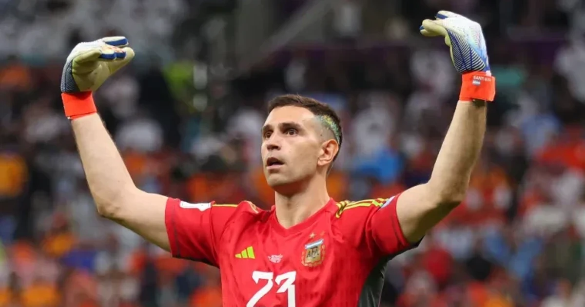 Martínez wears Argentina colors in hair ahead of key Cape Verde clash