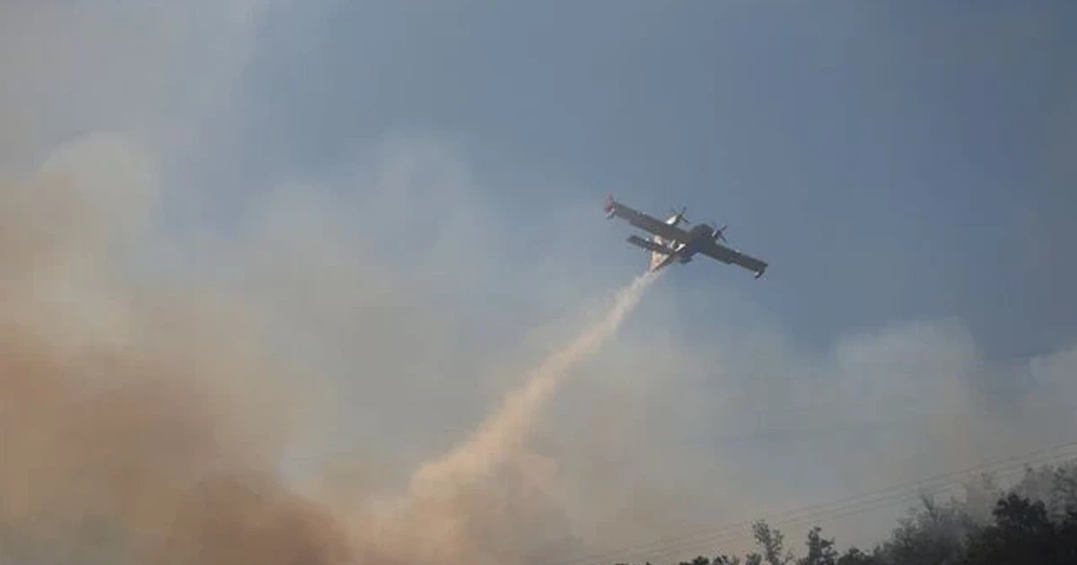 Wildfire in southwestern France forces 10,000 to evacuate near Spain