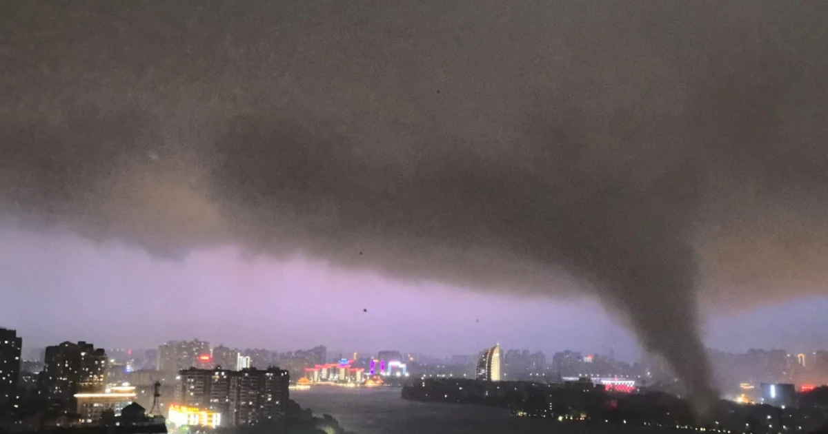 Deadly tornadoes and storms kill 11 in Hubei province