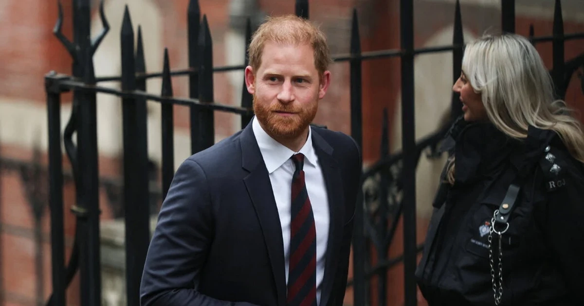 Prince Harry loses phone-hacking privacy case against Daily Mail publisher