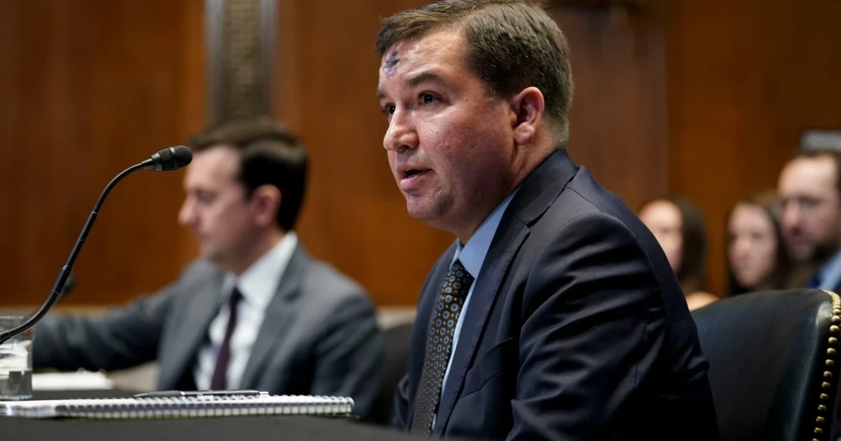 EPA air chief Aaron Szabo to step down amid rollback push