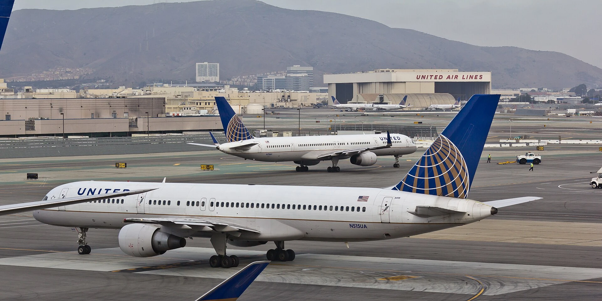United Airlines — Wikimedia Commons