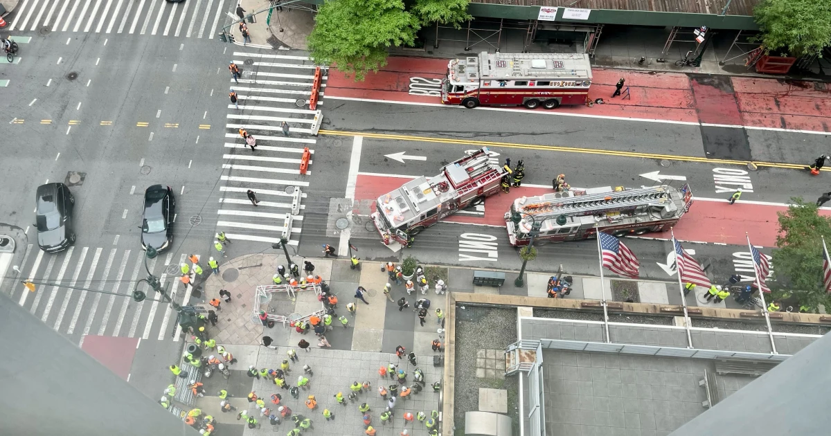 Bricks fall from Midtown Manhattan construction site, evacuations ordered