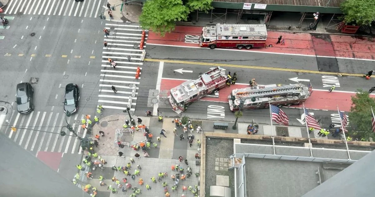 Unstable Manhattan building evacuations follow East Coast flooding warnings