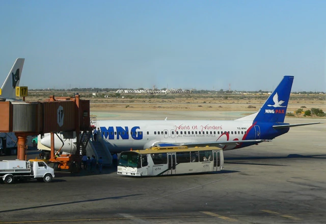 Boeing 737 — Wikimedia Commons