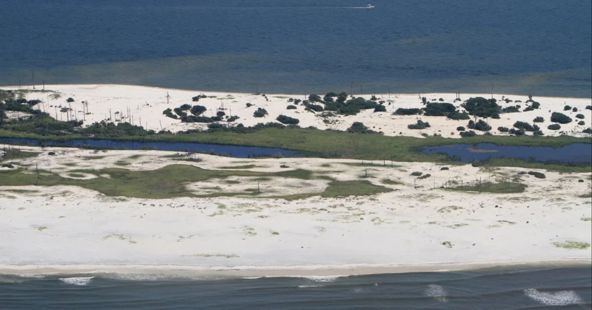 Body of Mississippi college football player found on Horn Island