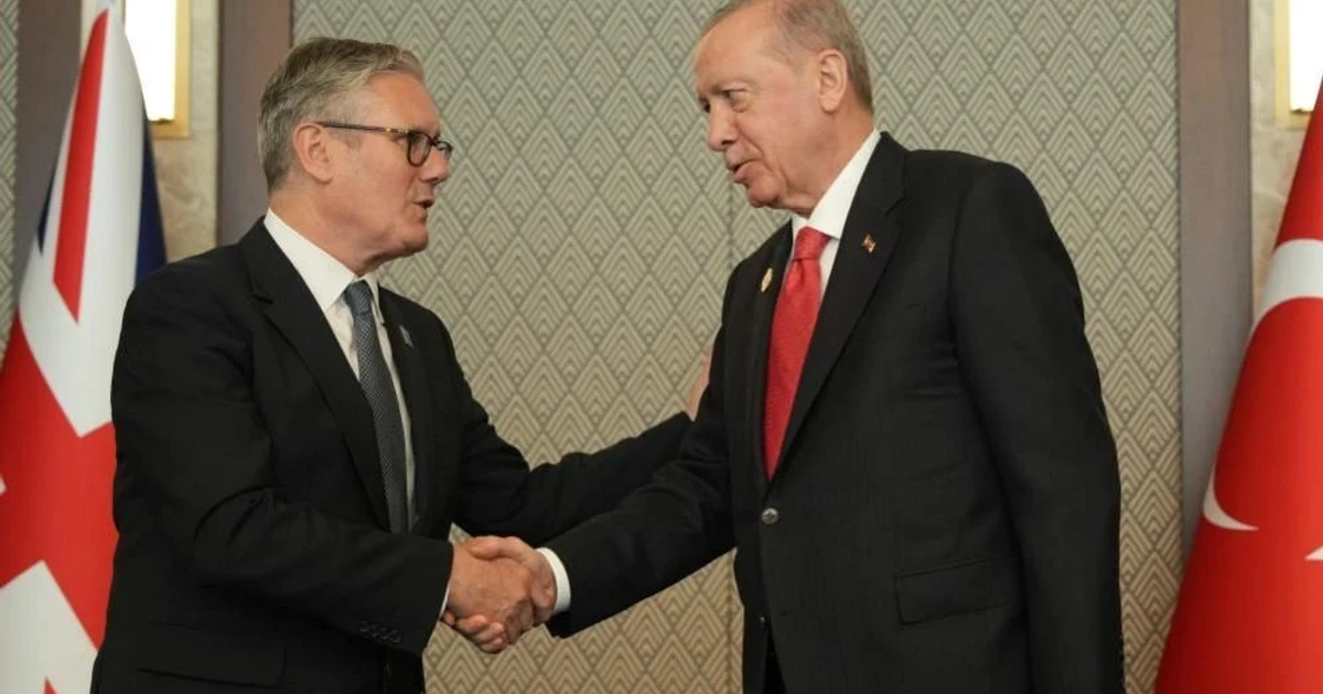 Erdogan gives Starmer personalised revolver, UK keeps it in Turkey
