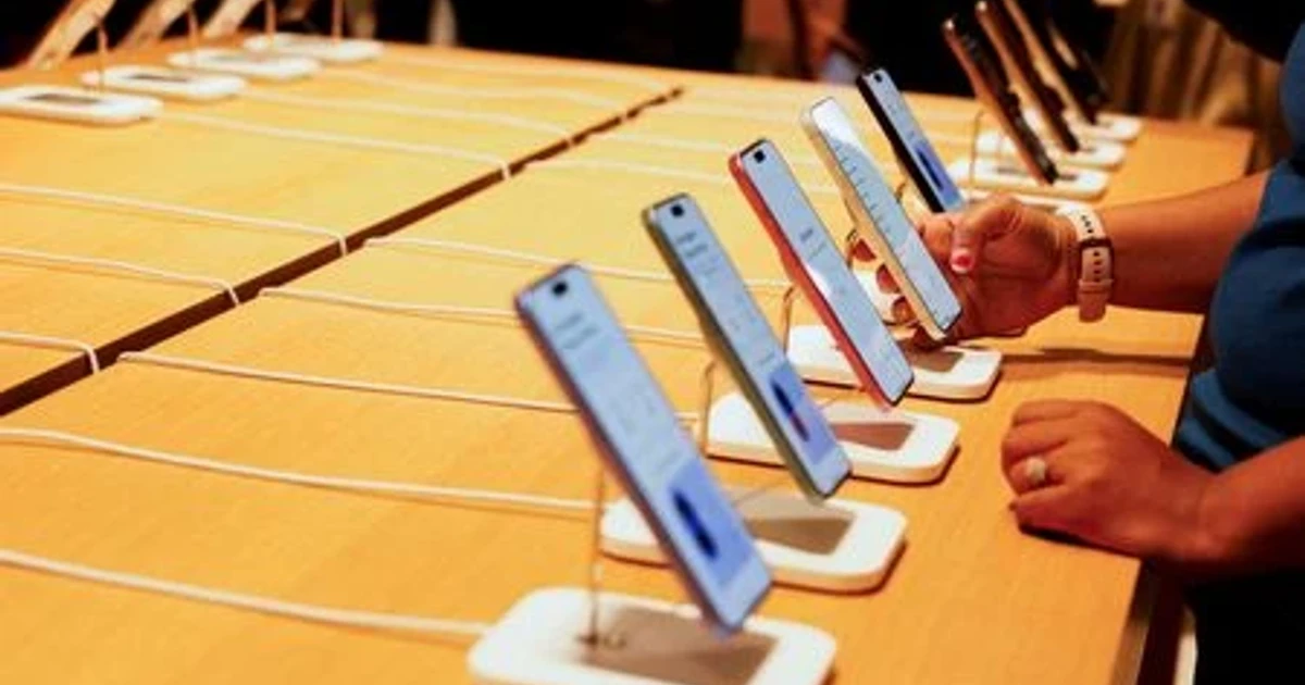 India cuts import duties on phone parts to boost electronics manufacturing