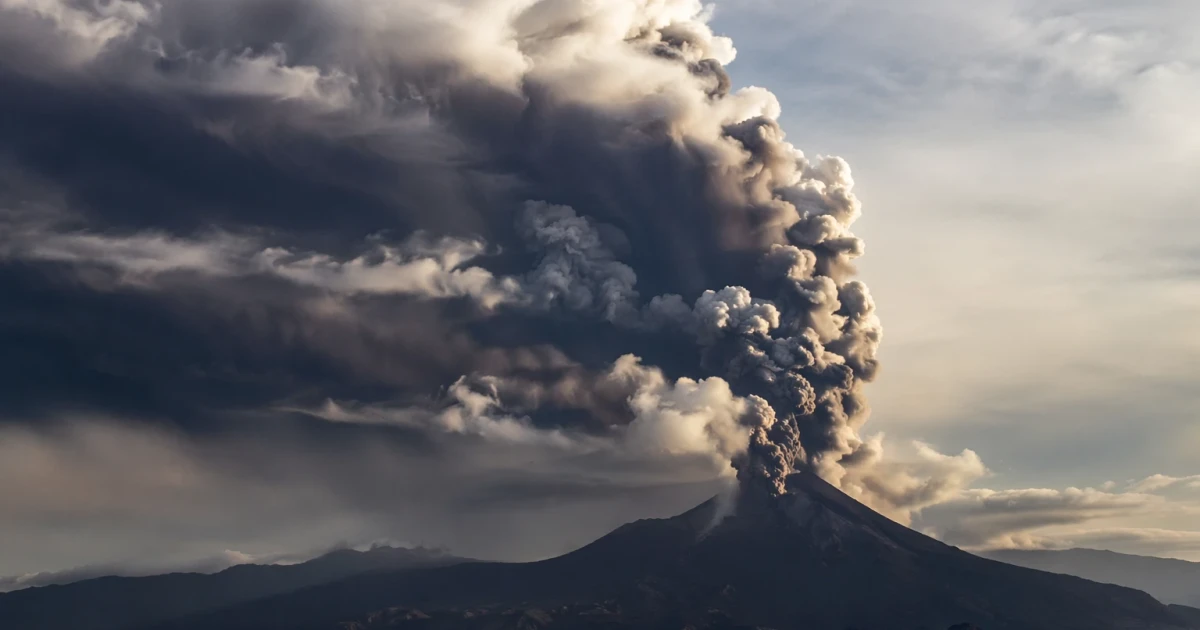 Volcanic eruptions and wildfires are quietly raising stratospheric water vapor