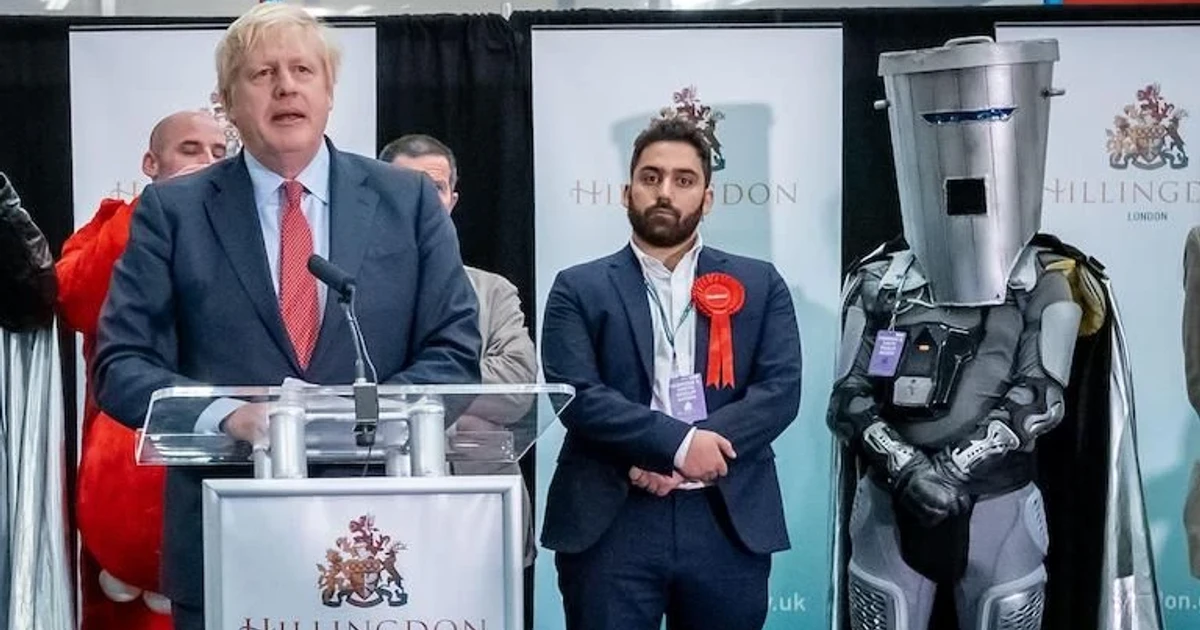Count Binface takes on Nigel Farage amid Reform UK finance questions