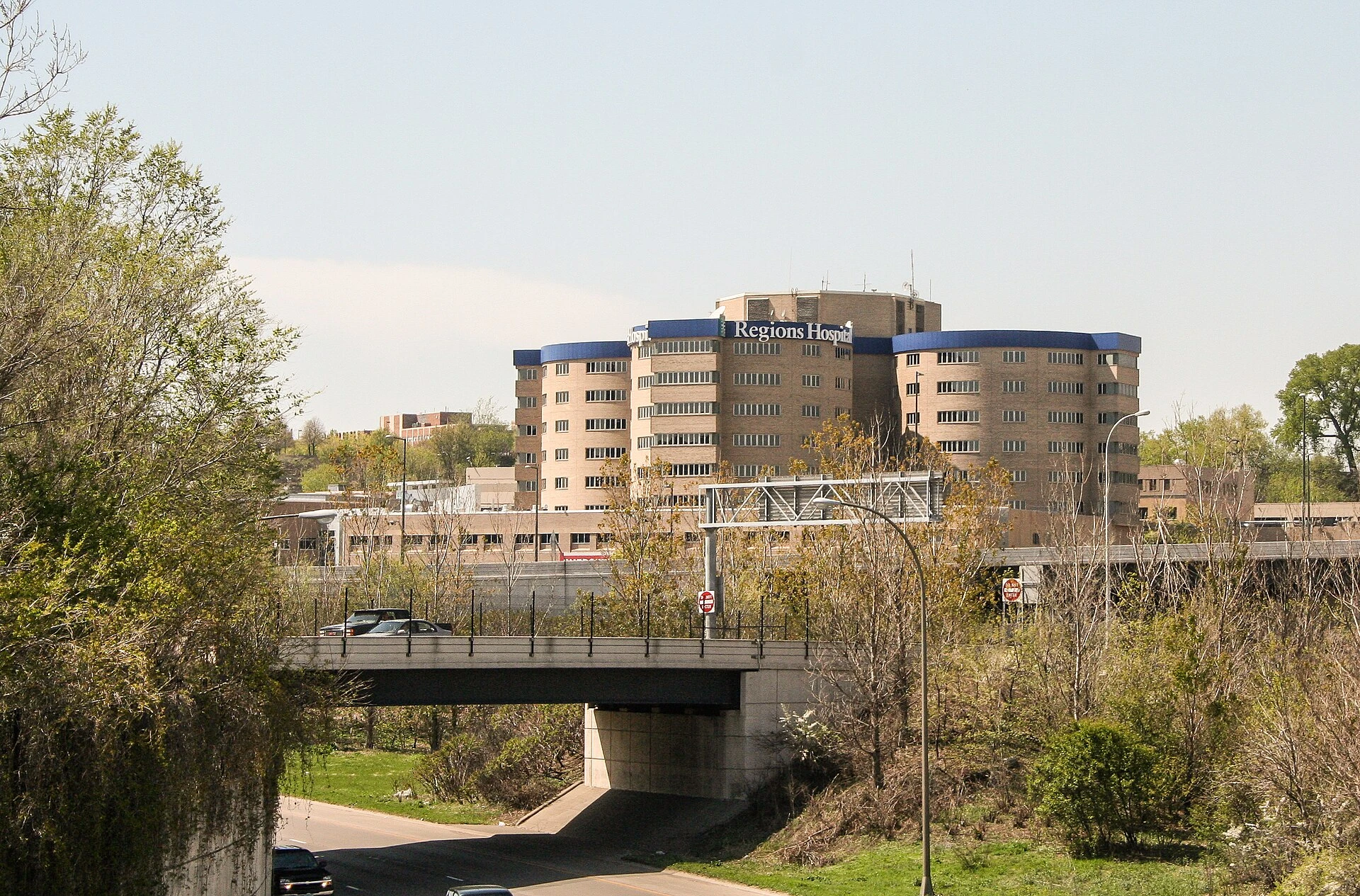 Regions Hospital — Wikimedia Commons