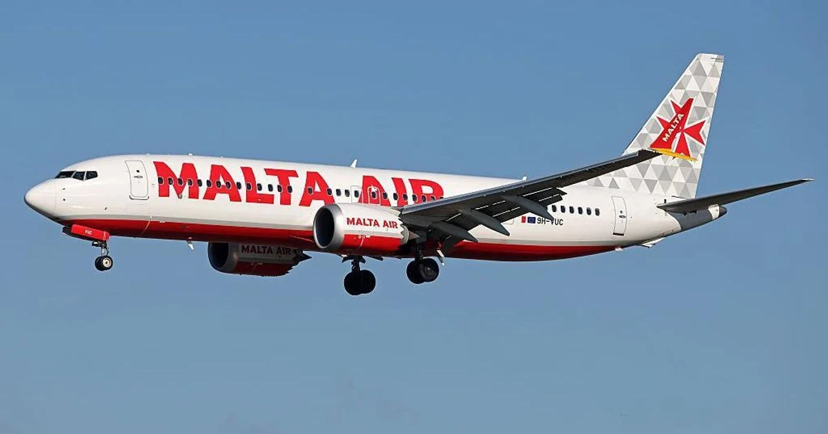 Passenger treated after Ryanair flight window shatters over Greece