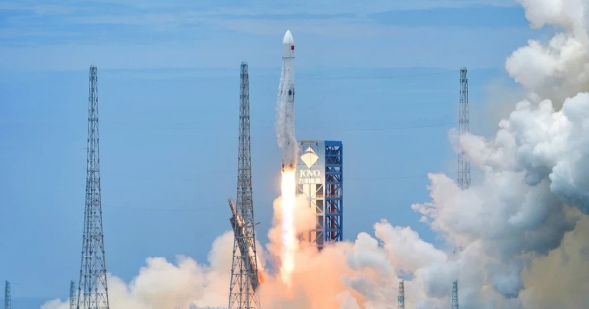 China recovers first orbital rocket booster in reusable launch milestone