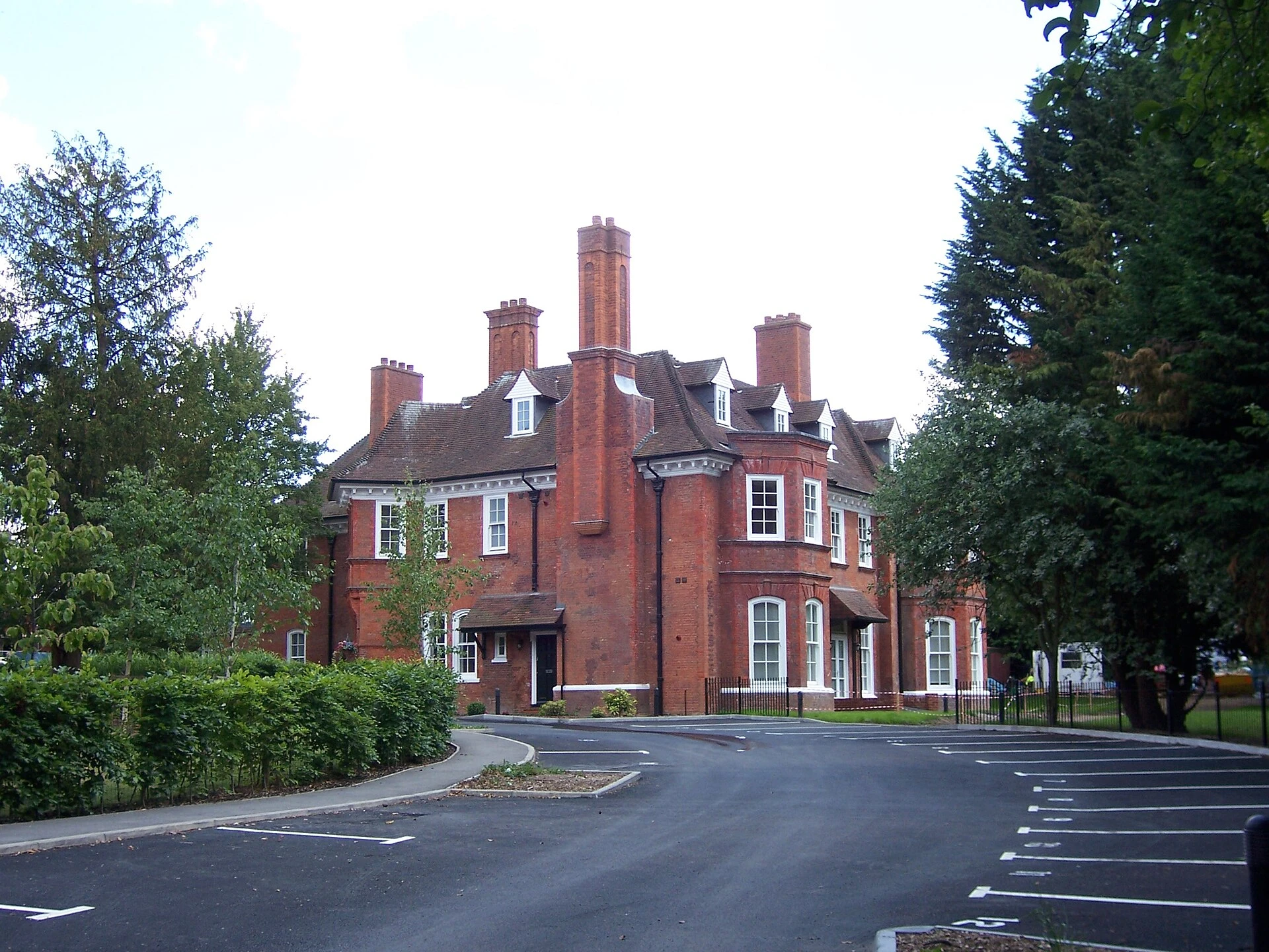 Highgrove House — Wikimedia Commons