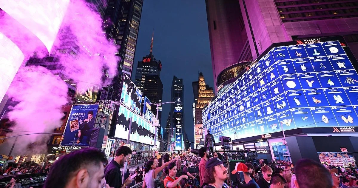 Pokémon Go turns Times Square into a live Mega Mewtwo Y raid
