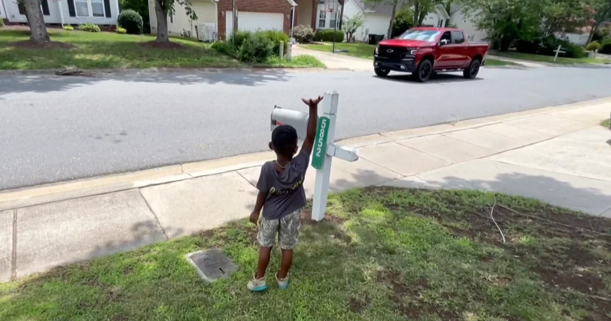 4-year-old boy brings North Carolina neighborhood together