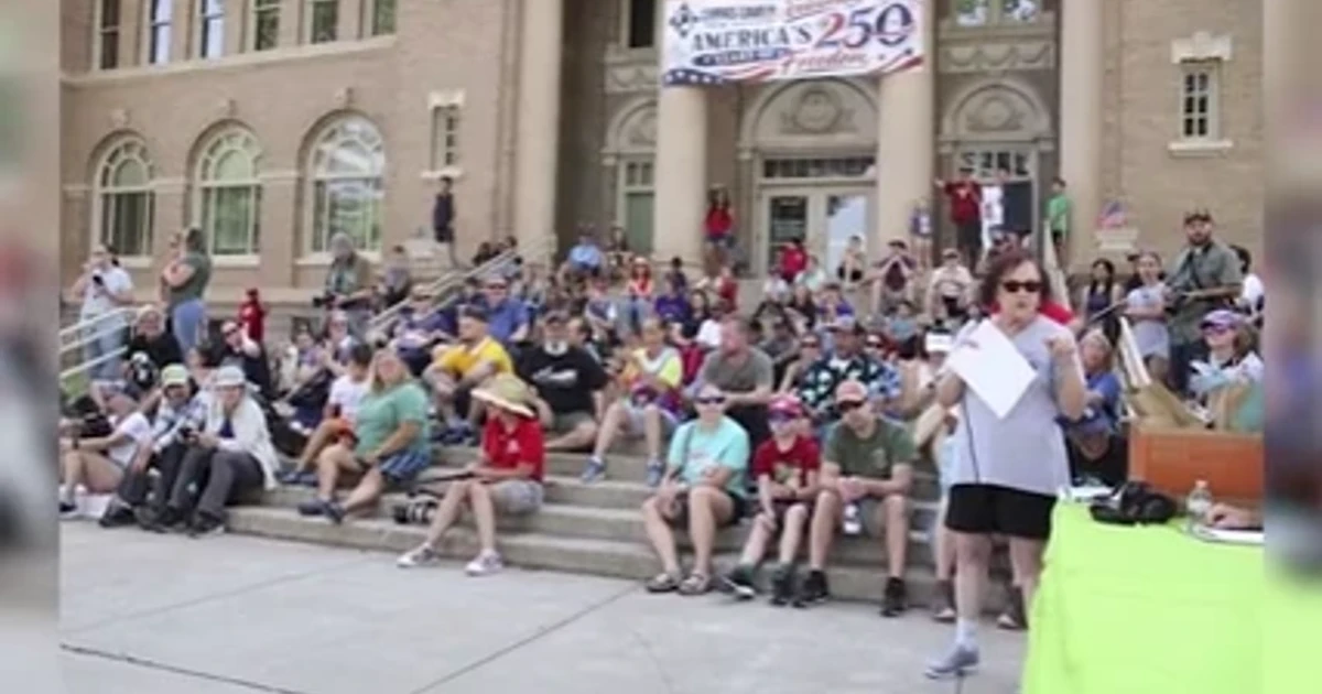 Roswell UFO festival draws 12,000 as declassified files disappoint believers