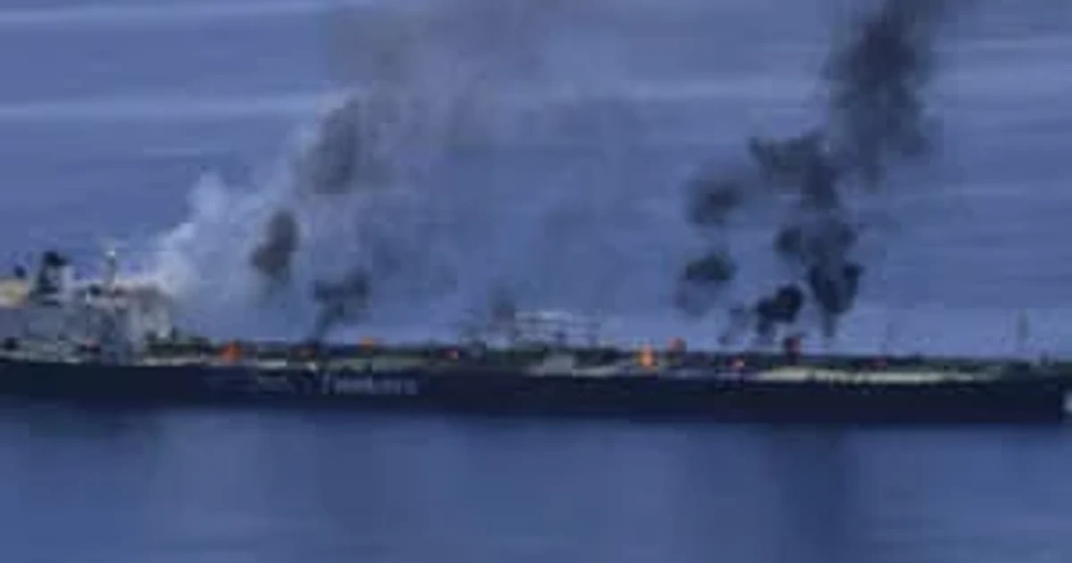 Crew abandons damaged container ship near Oman amid shipping tensions