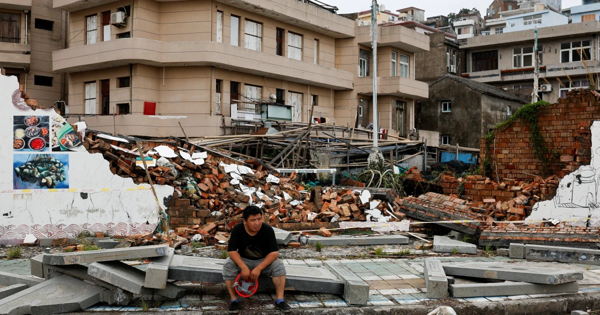 Typhoon Bavi weakens, still lashes China after mass evacuations