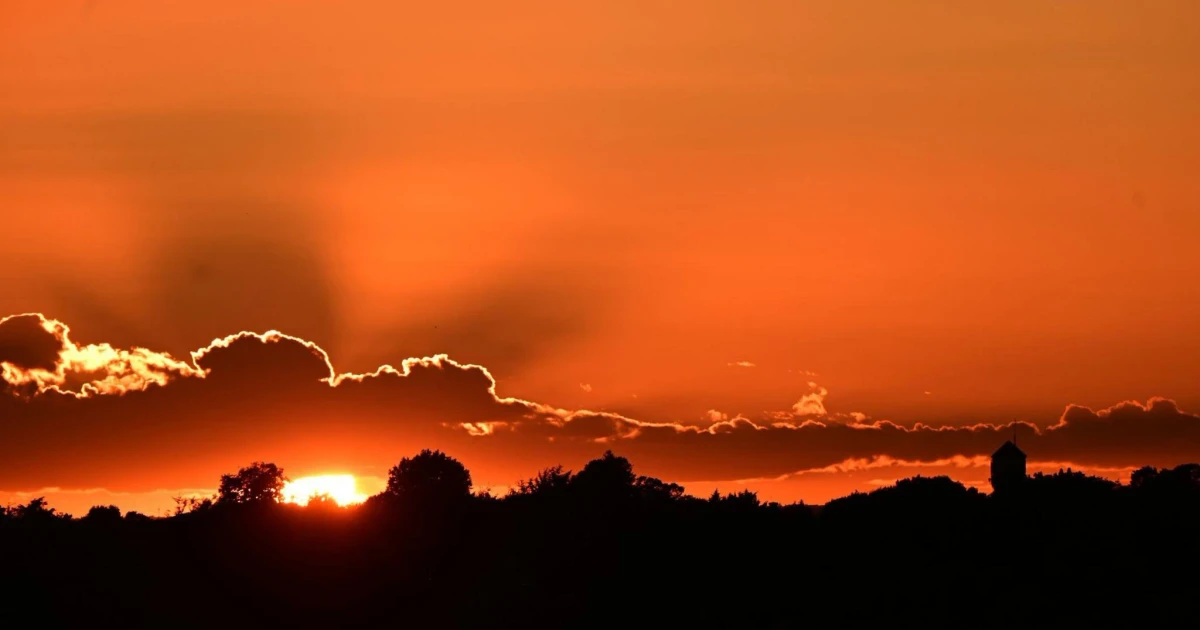 UK heatwaves linked to 2,700 excess deaths, study says