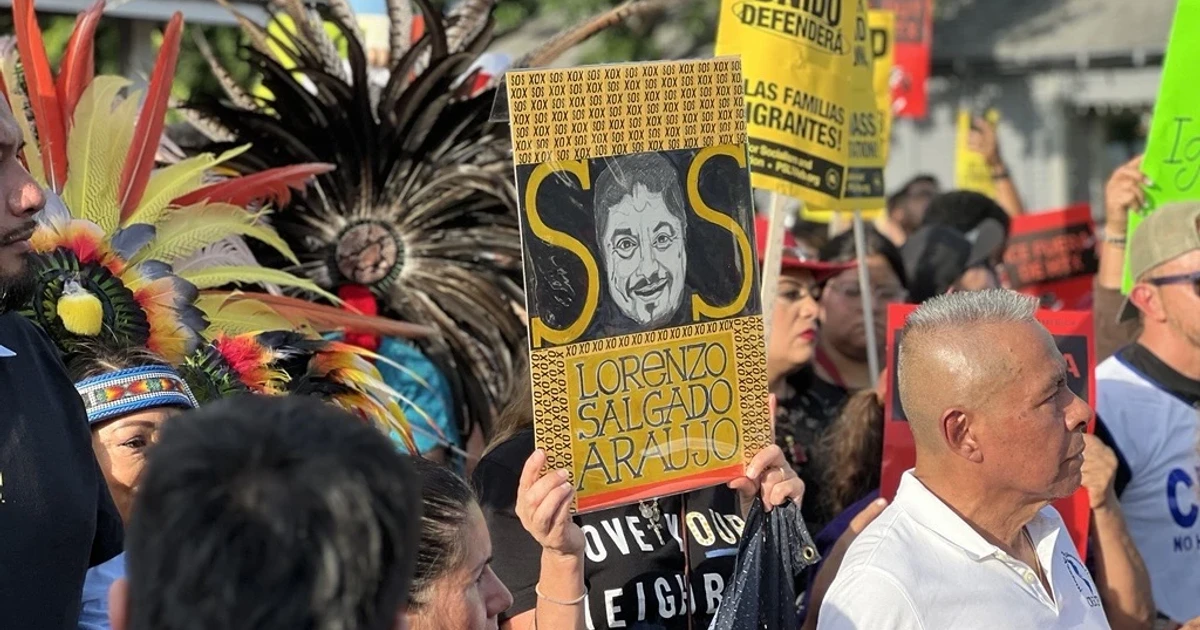 Houston protests grow after ICE shooting of Mexican worker