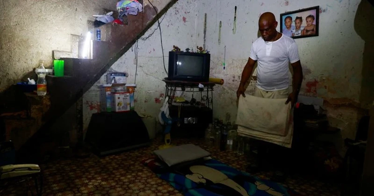Life in the dark, Havana residents endure Cuba's grid collapse
