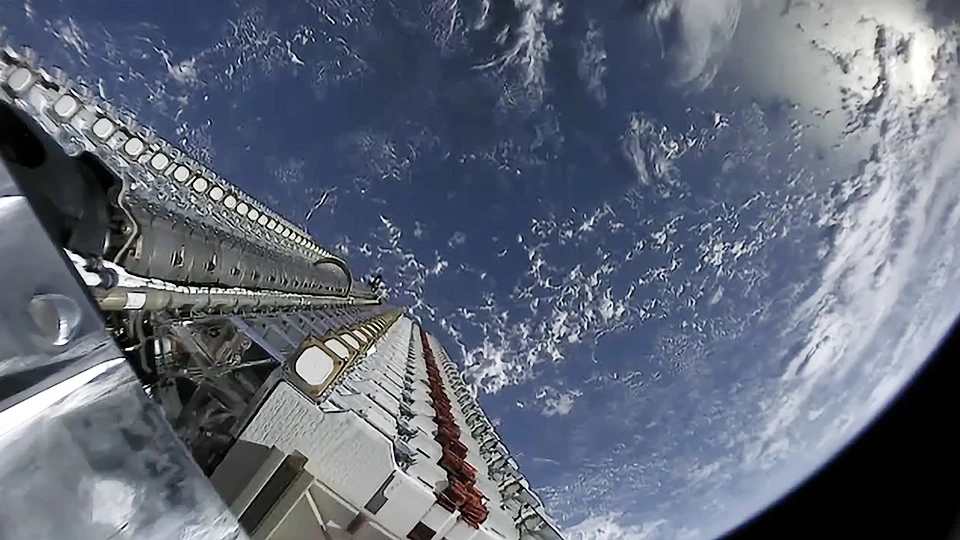 SpaceX — Wikimedia Commons