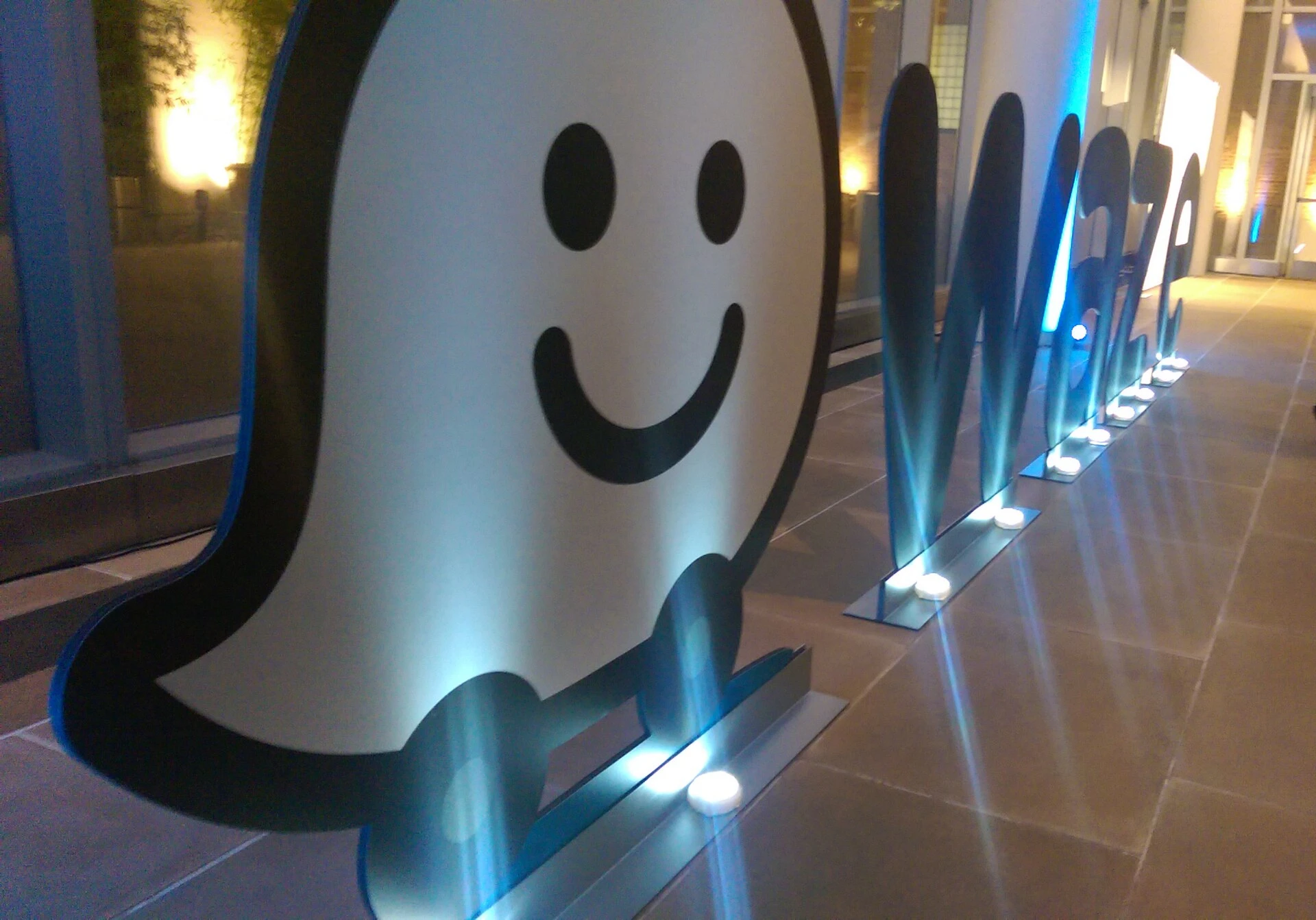 Waze — Wikimedia Commons