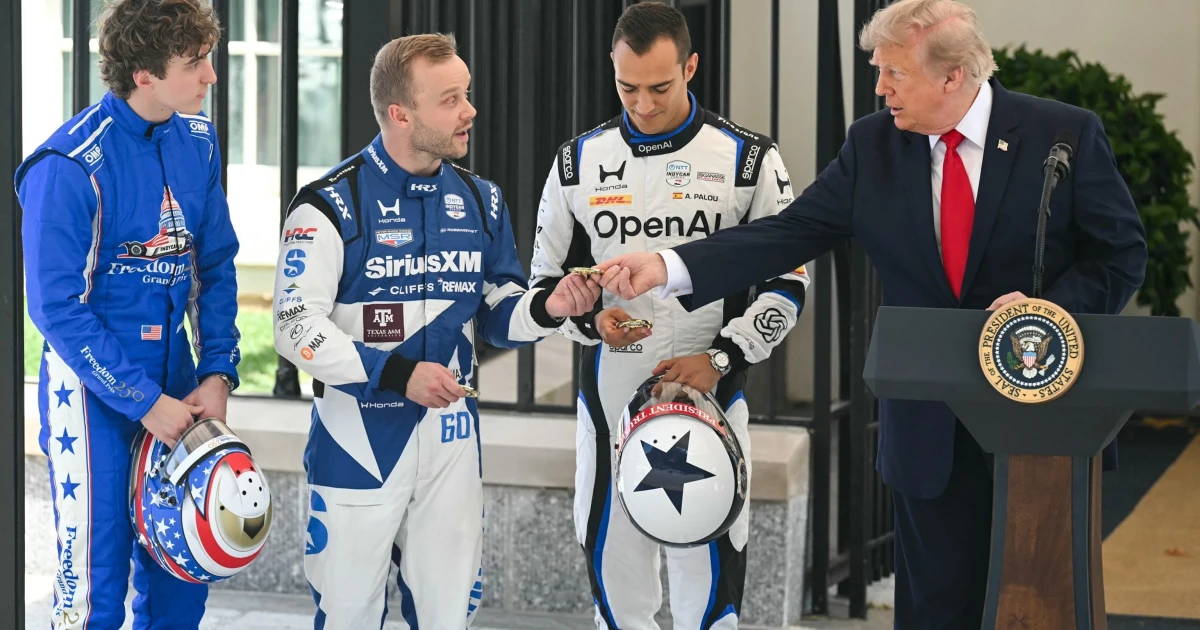 Trump hosts IndyCar drivers at White House for National Mall race