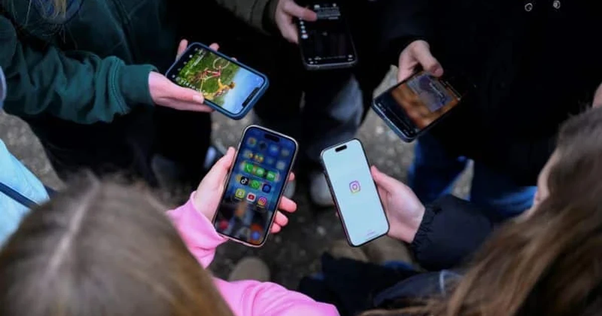 EU plans new restrictions on children’s social media use