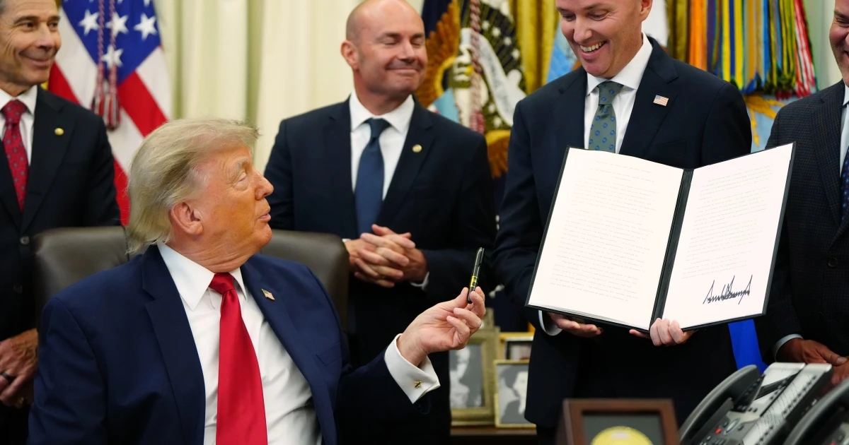 Trump shrinks two Utah national monuments by nearly 3 million acres
