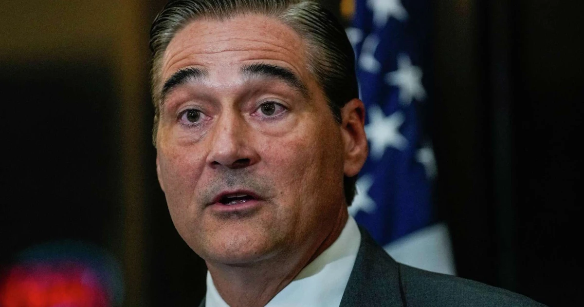Houston prosecutor says he’s ready to charge ICE agents in fatal shooting