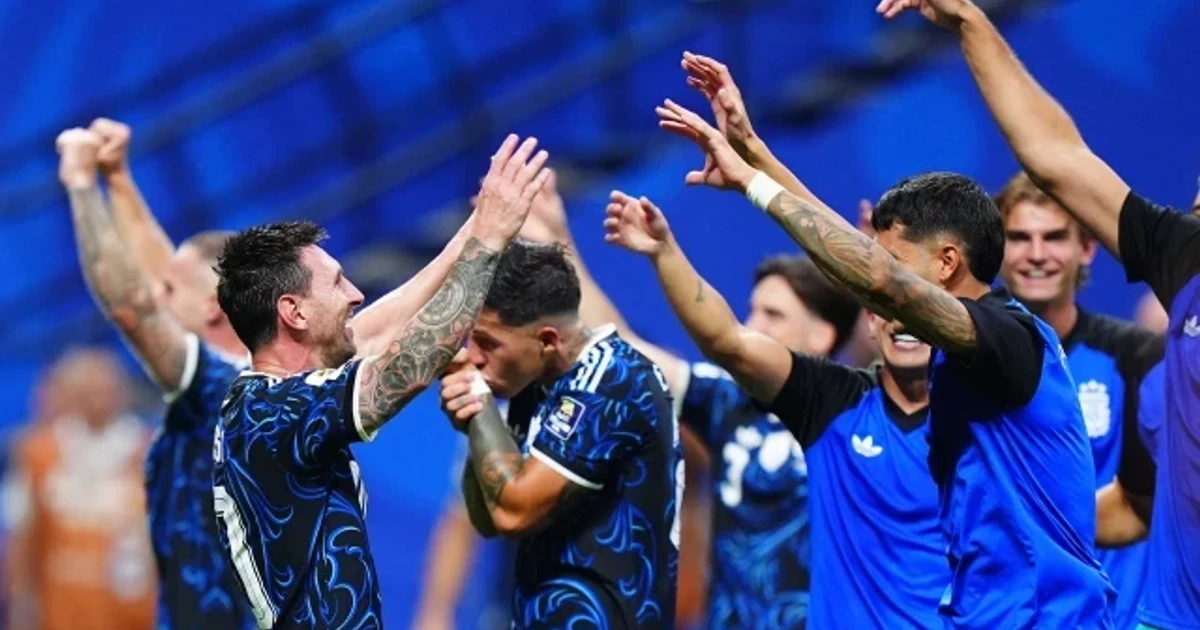 Argentina beats England with late comeback to reach World Cup final